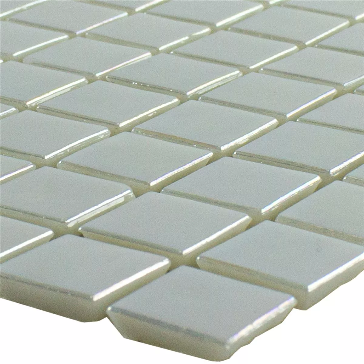 Mosaico Di Vetro Effetto Madreperla Ingolstadt Bianco Piazza 15 Mosaico Di Vetro Effetto Madreperla Ingolstadt Bianco Piazza 15